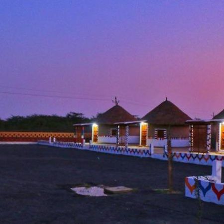 Banni Village Resort - Rann Of Kutch Bherandiāla Exterior photo