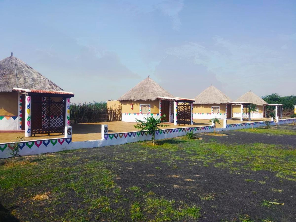 Banni Village Resort - Rann Of Kutch Bherandiāla Exterior photo