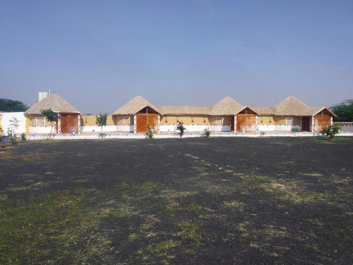 Banni Village Resort - Rann Of Kutch Bherandiāla Exterior photo
