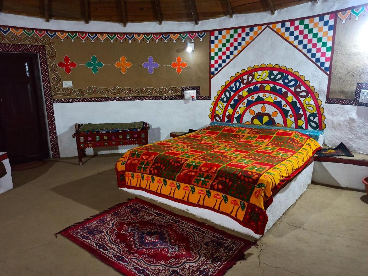 Banni Village Resort - Rann Of Kutch Bherandiāla Exterior photo