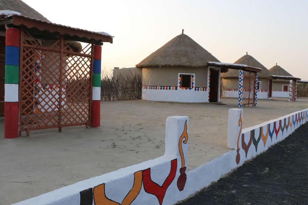 Banni Village Resort - Rann Of Kutch Bherandiāla Exterior photo