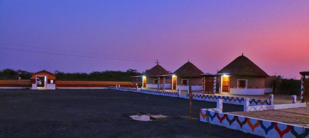 Banni Village Resort - Rann Of Kutch Bherandiāla Exterior photo